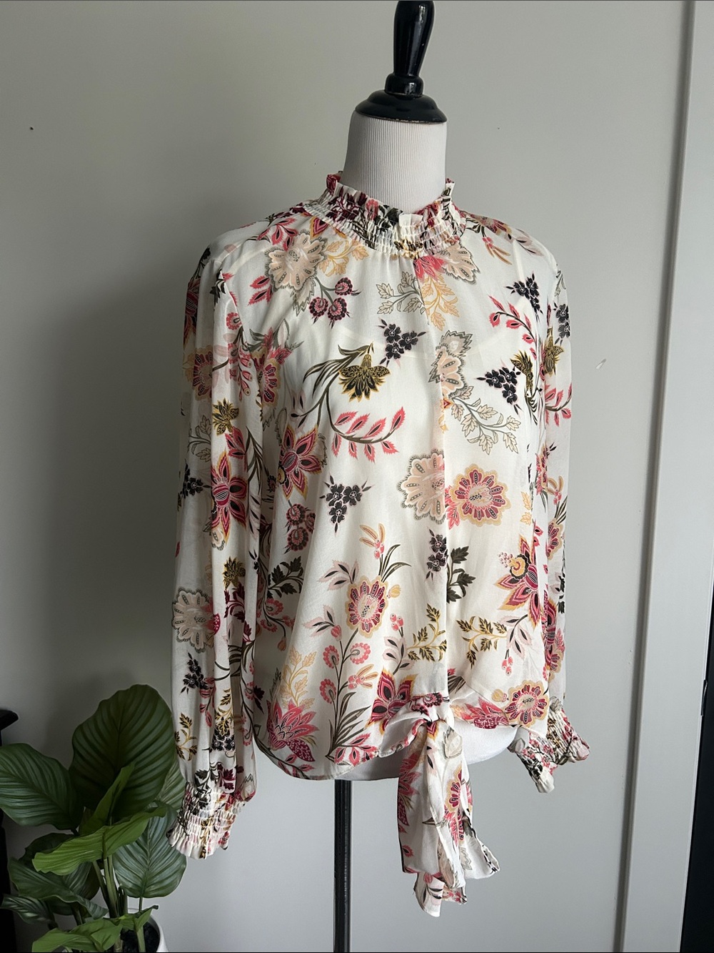 Ophelia Roe L Floral Tie-Hem Blouse - Ivory with Pink & Green Floral Print